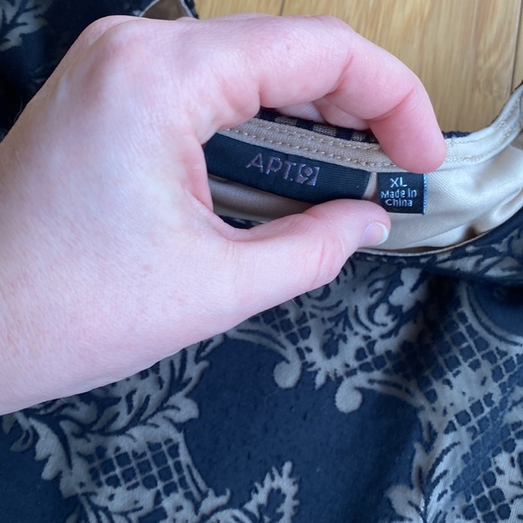 Beautiful top! Womens XL - black and tan - Apt. 9 - Picture 3 of 4